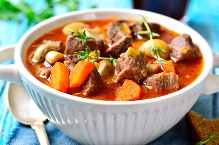Slow Cooker Beef Stew Recipe for Wintry Nights