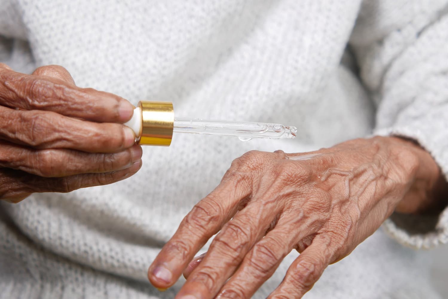Treating arthritis with herbal medicine