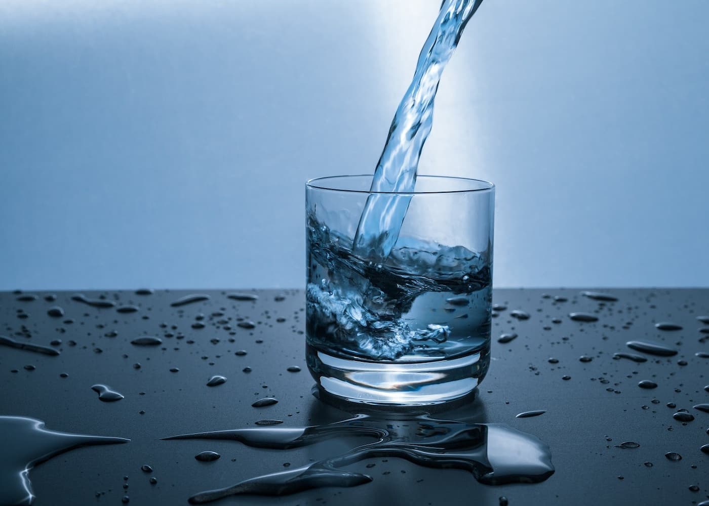 Drinking enough water to prevent enlarged prostate