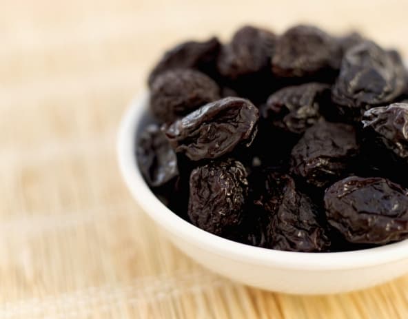Benefits of prunes for your bone health