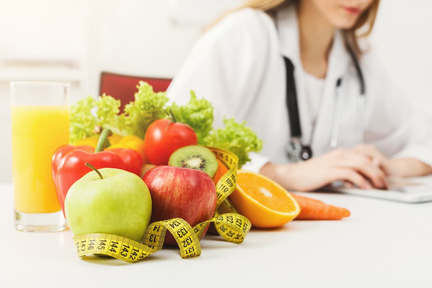 What is a dietitian?